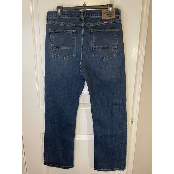 Wrangler Mens 30x32 relaxed boot cut jeans NWOT - Picture 2 of 5
